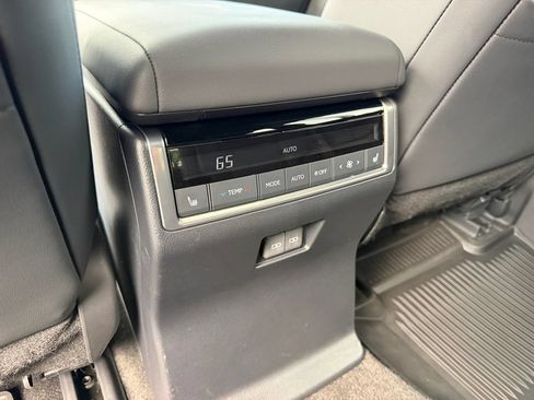 Used 2024 Lexus GX 550 w/ Accessory Package (Z1) AWD/4WD image 13