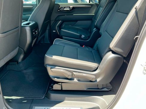 New 2025 Chevrolet Suburban Premier image 22