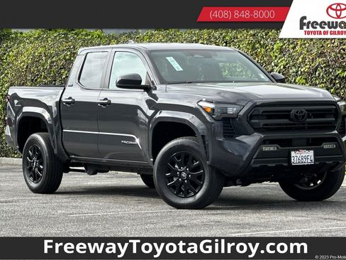 Used 2025 Toyota Tacoma SR5 image 1