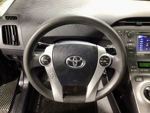 Used 2015 Toyota Prius Four image 18