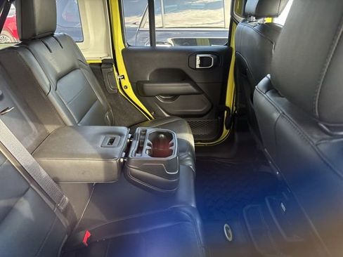 Used 2022 Jeep Wrangler Unlimited Sahara image 9