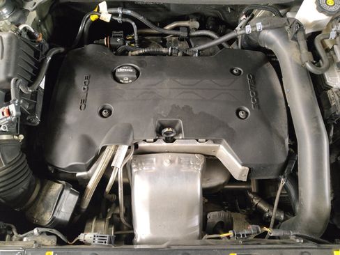 Used 2019 Chevrolet Equinox LT image 30