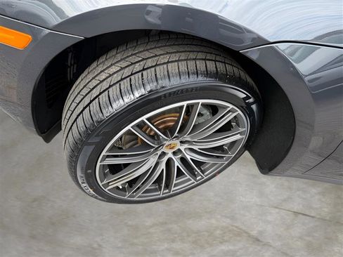 Used 2021 Porsche Macan S image 16