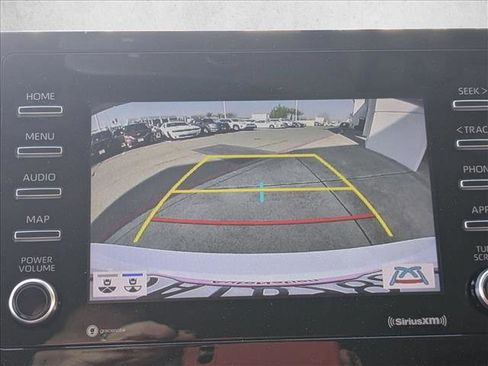 Used 2022 Toyota Camry SE image 12