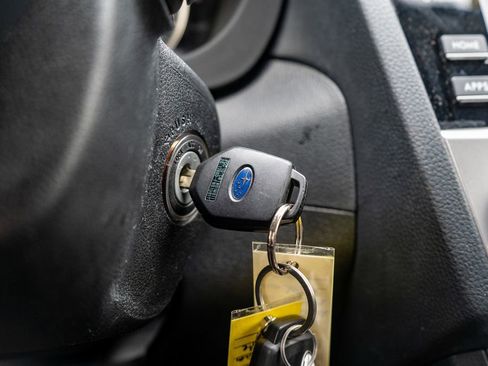 Used 2017 Subaru Crosstrek 2.0i Premium image 24