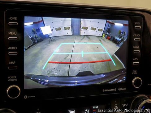 Used 2022 Toyota Highlander XLE image 16