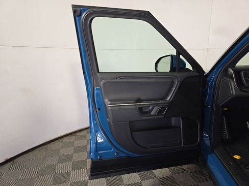 Used 2023 Rivian R1S Adventure image 16