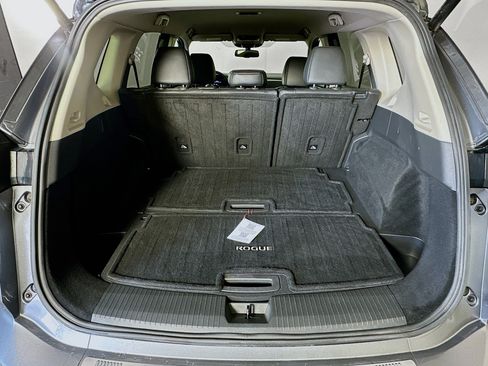 Used 2025 Nissan Rogue SL AWD/4WD image 27