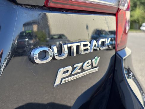 Used 2016 Subaru Outback 2.5i Limited AWD/4WD image 12
