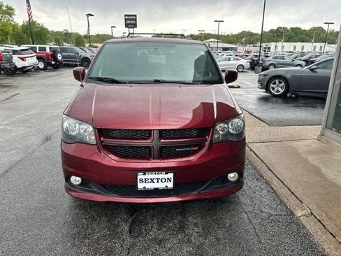 Used 2017 Dodge Grand Caravan GT FWD image 2