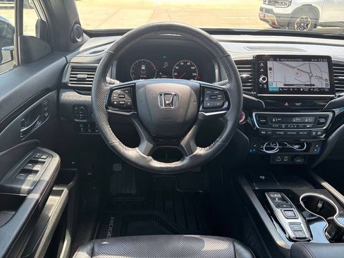 Certified 2025 Honda Ridgeline Black Edition image 13