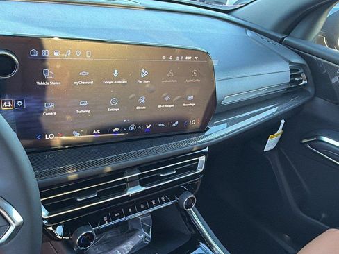 New 2027 Chevrolet Traverse Z71 w/ Driver Confidence Package AWD/4WD image 26