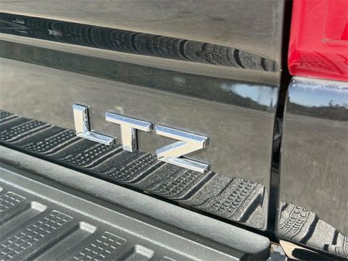 Used 2020 Chevrolet Silverado 2500 LTZ w/ LTZ Premium Package image 10
