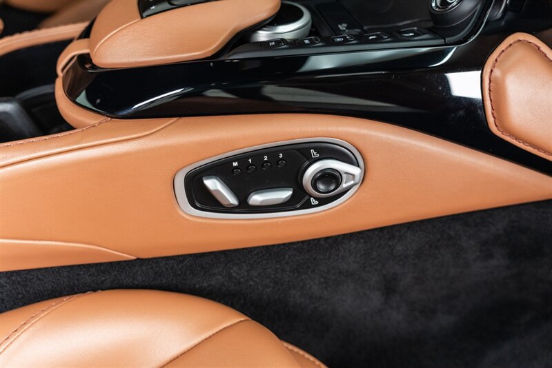 Used 2020 Aston Martin V8 Vantage Coupe RWD image 53