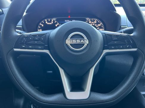 Used 2024 Nissan Altima 2.5 SV FWD image 28