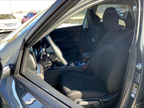 New 2026 Hyundai Kona SE image 7