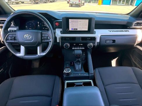 Used 2024 Toyota Tacoma TRD Off-Road AWD/4WD image 15