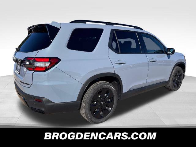 New 2026 Honda Pilot Black Edition image 3