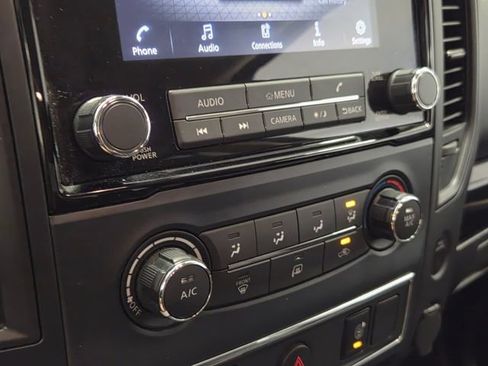 Used 2022 Nissan Titan SV RWD image 18