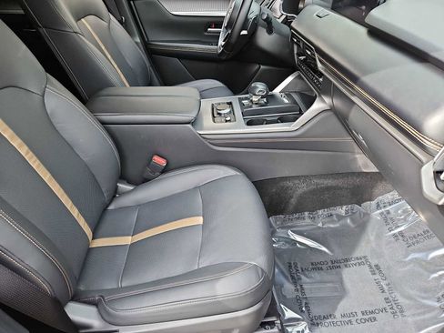 Used 2025 MAZDA CX-70 3.3 Turbo S w/ Premium Package image 20