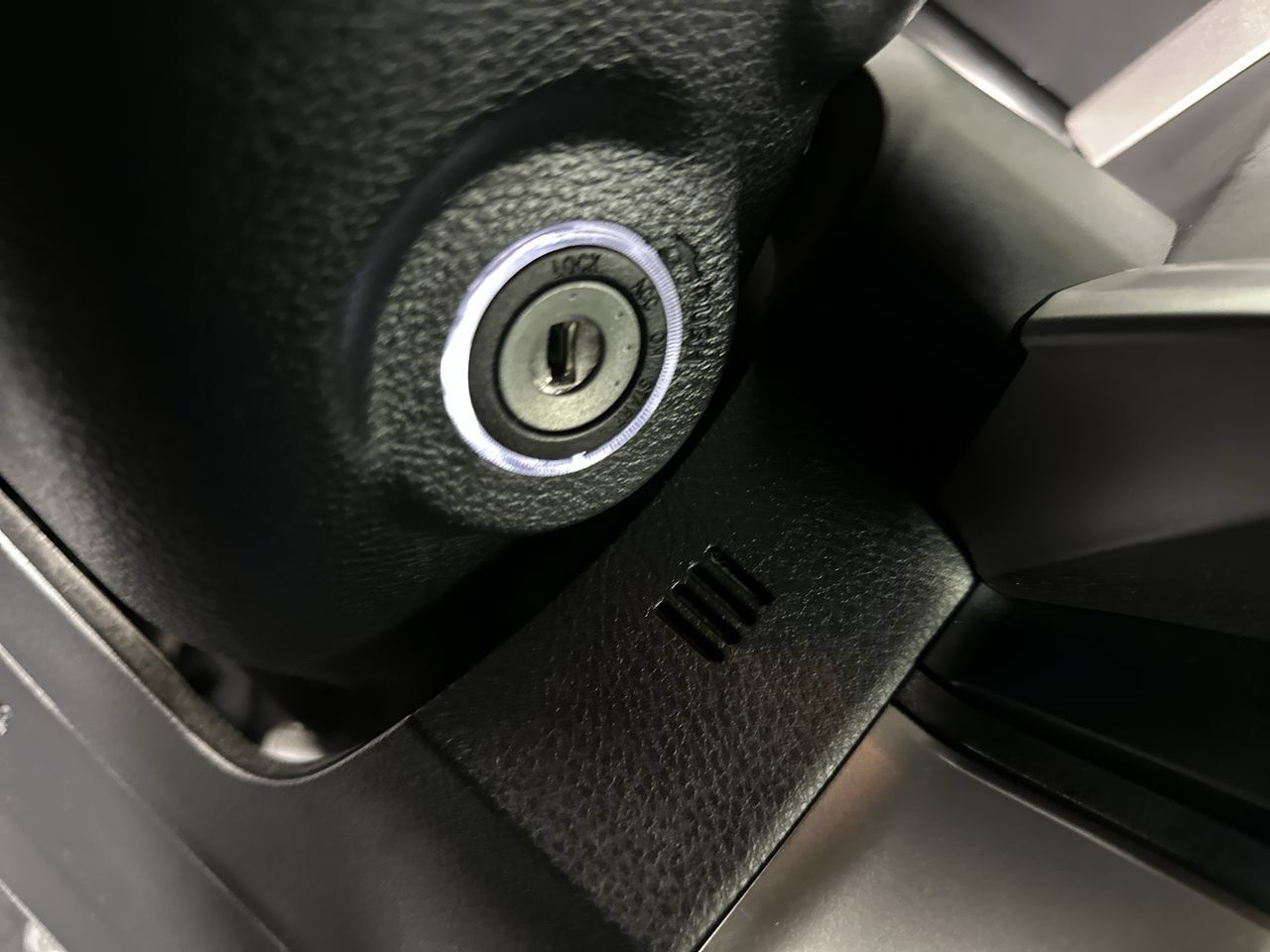 Used 2022 Toyota Tacoma SR5 w/ Technology Package RWD image 11