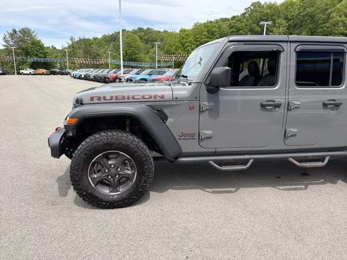 Used 2022 Jeep Gladiator Rubicon w/ Trailer Tow Package AWD/4WD image 9