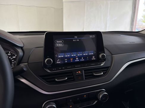 Certified 2025 Nissan Altima 2.5 SR image 23