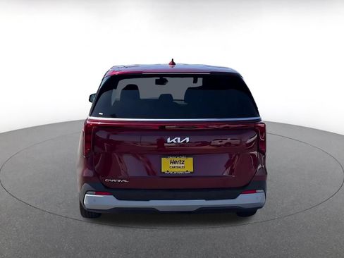 Used 2026 Kia Carnival FWD image 12