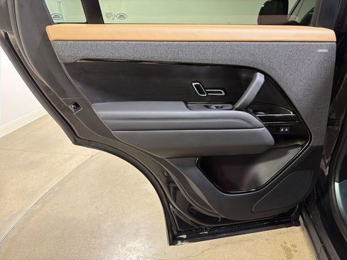 Used 2023 Land Rover Range Rover Sport SE Dynamic image 20