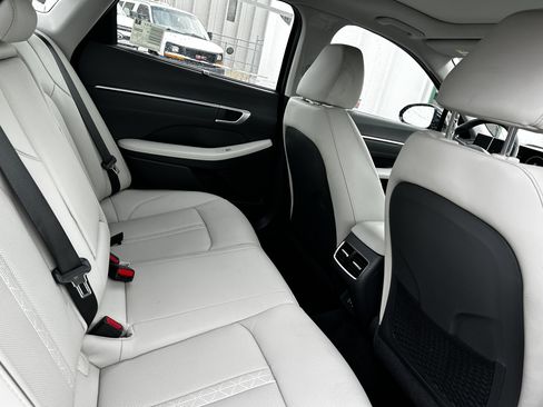 Used 2025 Hyundai Sonata Limited image 11