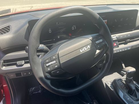 Used 2025 Kia K4 FWD image 27