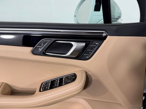 Certified 2026 Porsche Macan AWD/4WD image 20