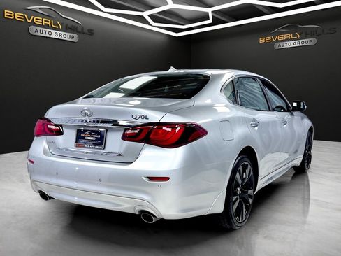 Used 2019 INFINITI Q70 L 3.7 AWD/4WD image 5