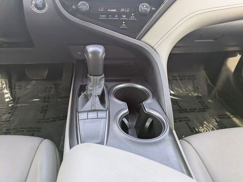 Used 2023 Toyota Camry SE w/ Convenience Package FWD image 18