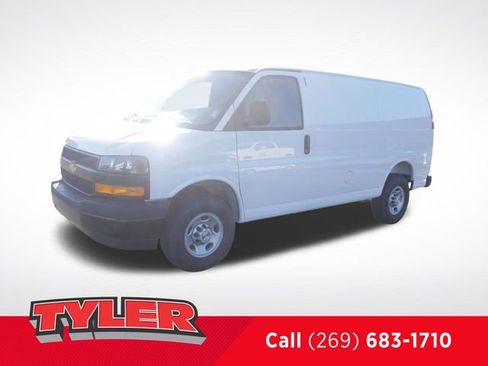 New 2026 Chevrolet Express 2500 w/ Driver Convenience Package RWD image 3