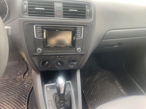 Used 2016 Volkswagen Jetta S image 7