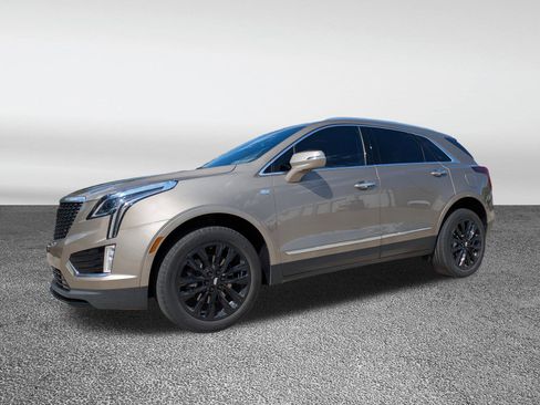 Used 2023 Cadillac XT5 Luxury FWD image 2