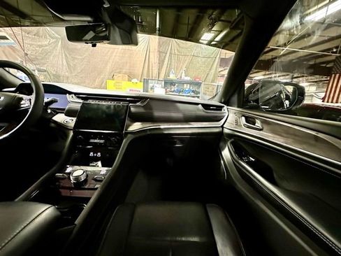 Used 2025 Jeep Grand Cherokee L Overland w/ Luxury Tech Group IV image 28