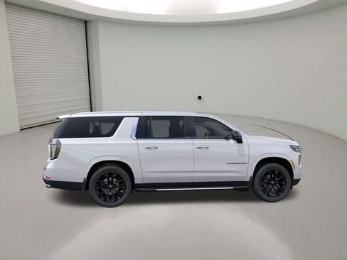 New 2025 Chevrolet Suburban Premier image 5