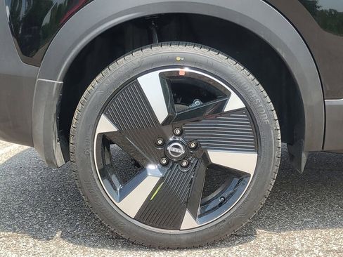 New 2025 Nissan Kicks SR image 5