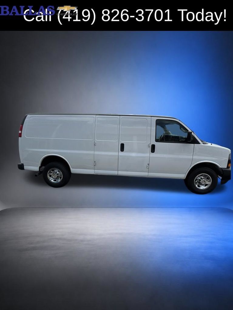 Used 2020 Chevrolet Express 2500 Extended RWD image 5