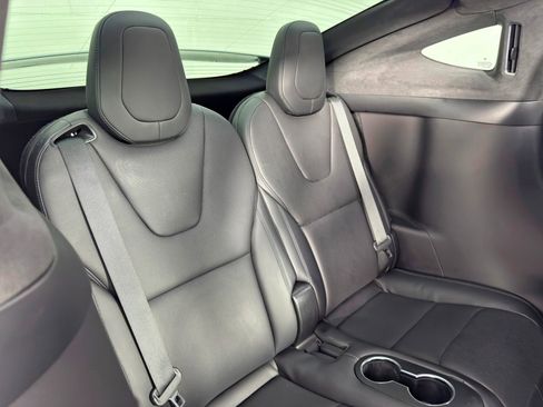 Used 2022 Tesla Model X image 41