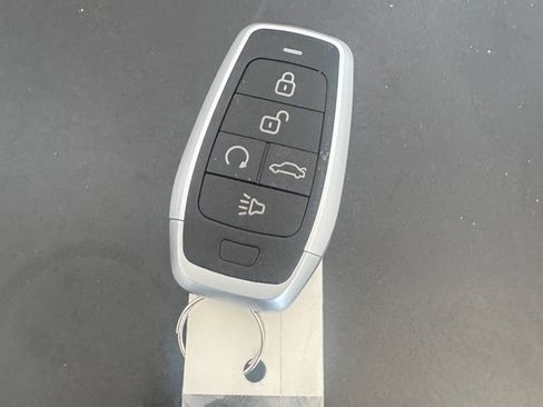 Used 2018 Buick Encore Preferred FWD image 38