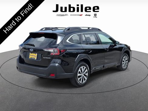 Used 2023 Subaru Outback Premium AWD/4WD image 5