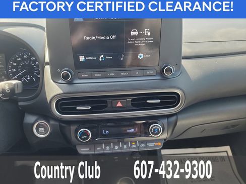 Certified 2022 Hyundai Kona SEL w/ Convenience Package AWD/4WD image 12