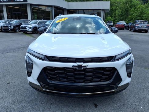 Used 2025 Chevrolet Trax ACTIV w/ Driver Confidence Package FWD image 14