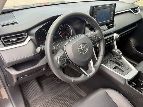 Used 2022 Toyota RAV4 XLE Premium FWD image 10