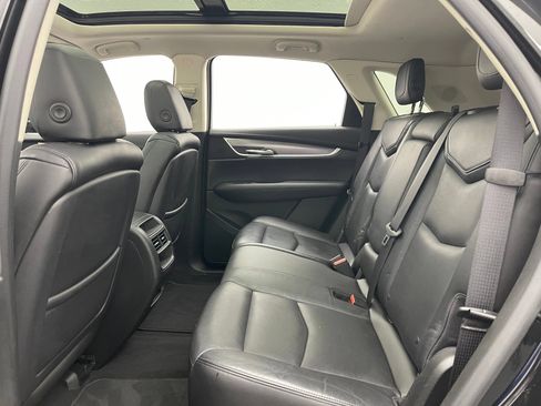 Used 2017 Cadillac XT5 Luxury w/ Driver Awareness Package AWD/4WD image 39