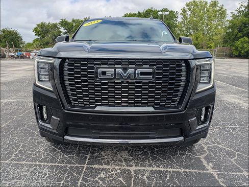 Used 2024 GMC Yukon XL Denali Ultimate AWD/4WD image 9