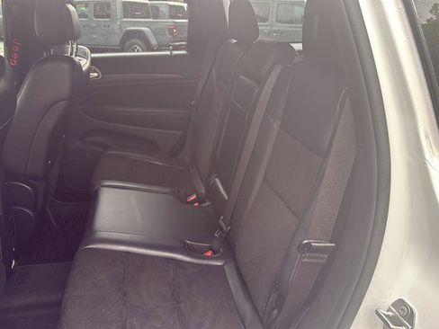 Used 2019 Jeep Grand Cherokee Altitude AWD/4WD image 14